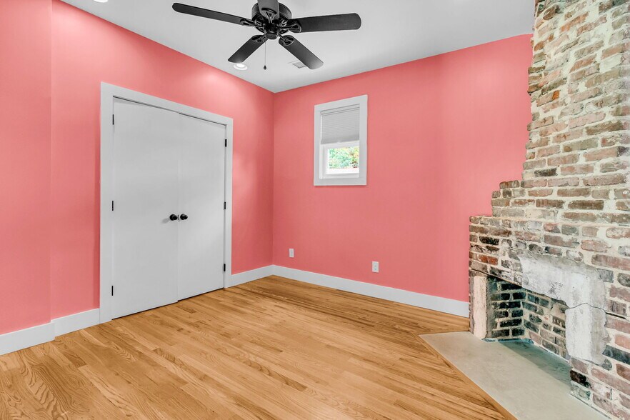 Building Photo - 40 Poinsett St