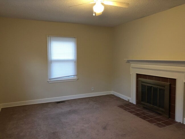 Building Photo - 2 BR 1 BA Bayshore Estates