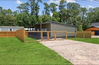 Building Photo - 10880 Sleepy Hollow Rd