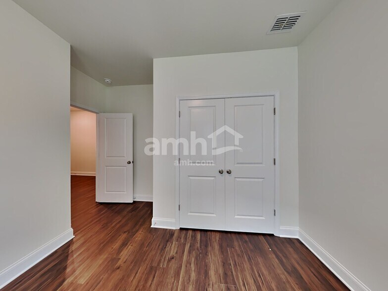 Building Photo - 1595 Soapstone Rd