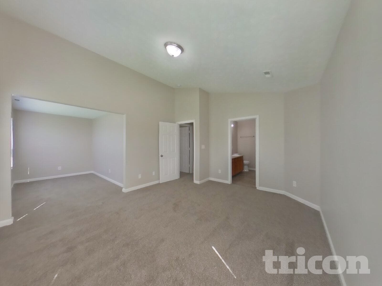 Building Photo - 2337 Middle View Dr