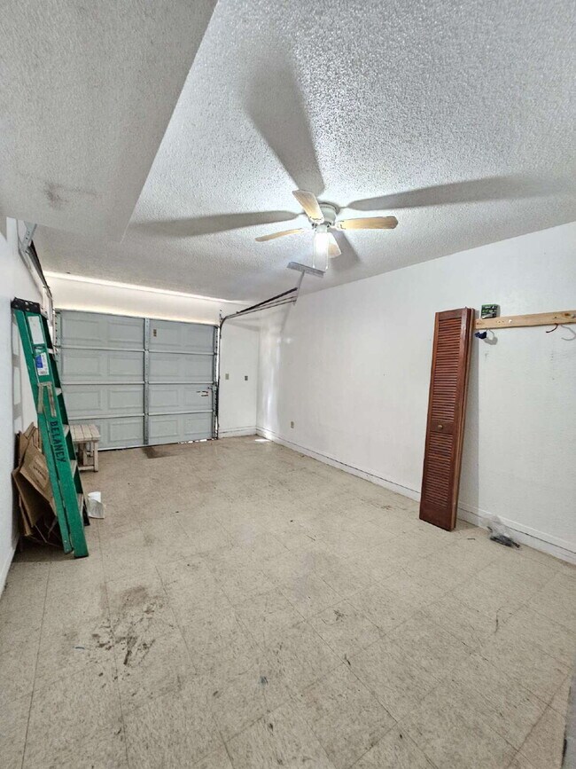 Building Photo - 2502 Jones Rd