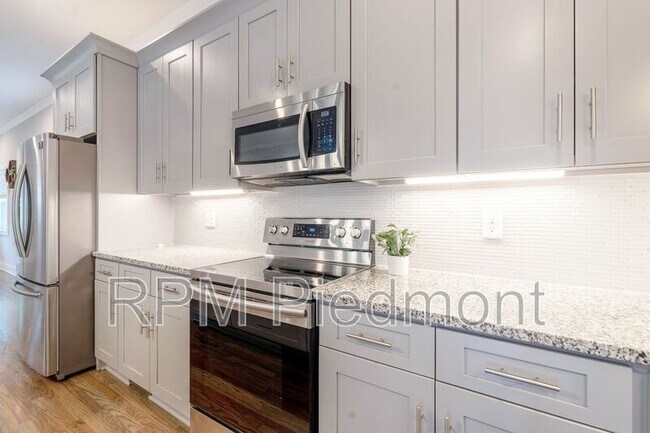 Building Photo - 1418 Allegheny St SW