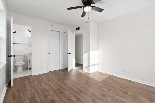 Building Photo - Pet Friendly Renovated Three Bedroom with Basement!