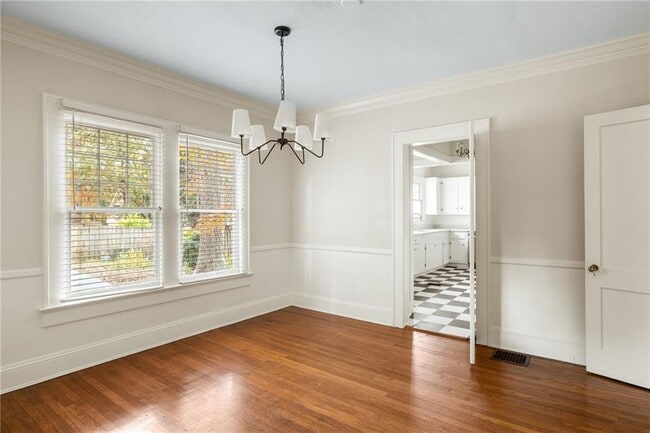 Building Photo - 5450 E Mountain St