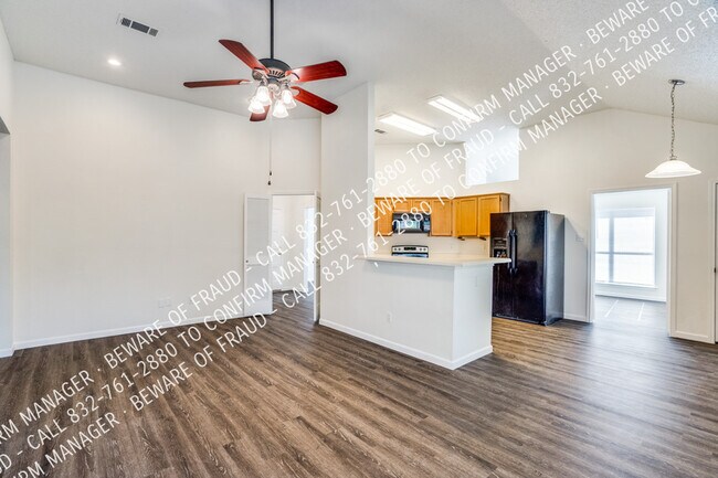 Building Photo - 1538 Evergreen Dr