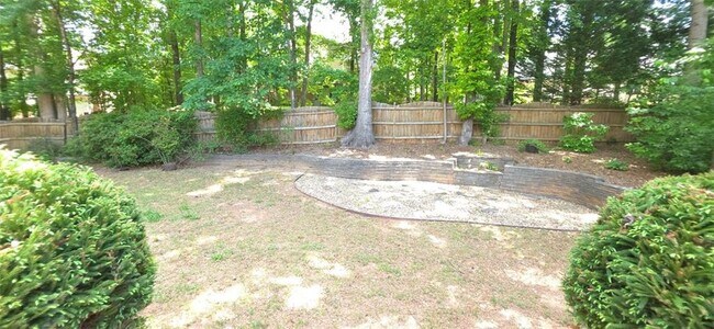 Building Photo - 606 Lakeshore Ct