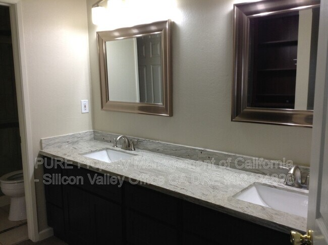 Building Photo - 2220 Almaden Rd