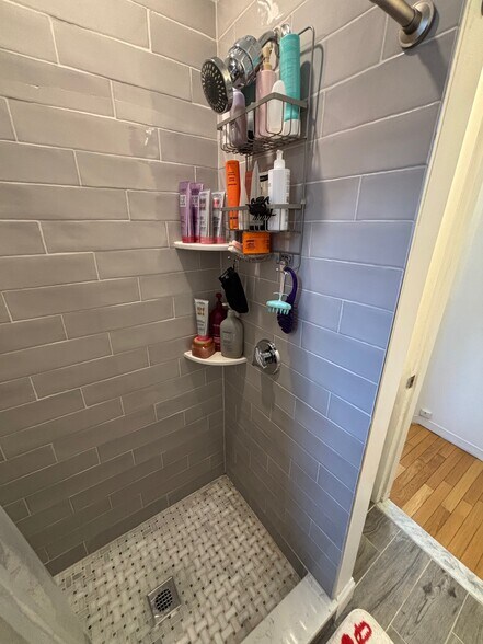 Building Photo - 19 Irving St