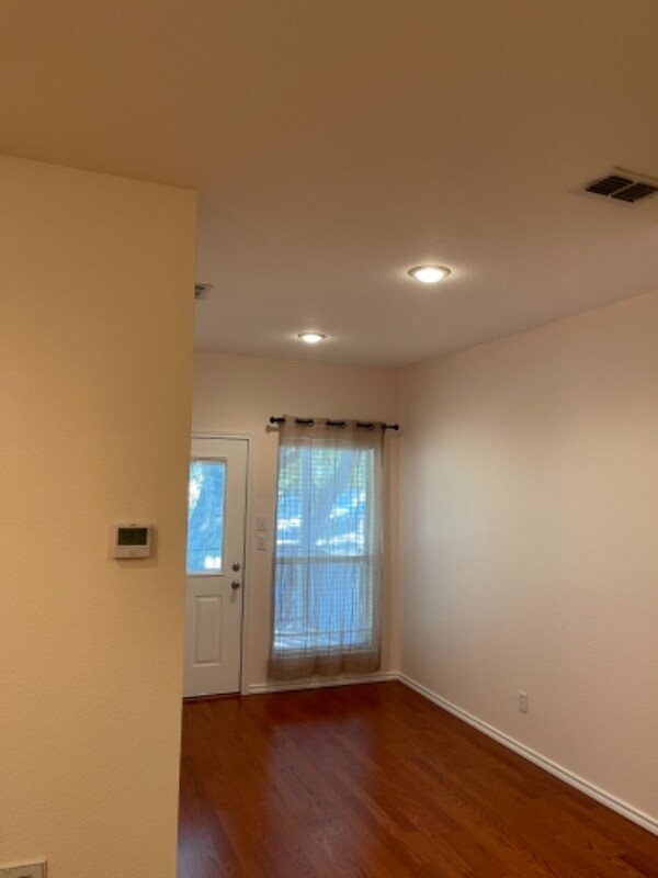 Building Photo - 400 Gaither St