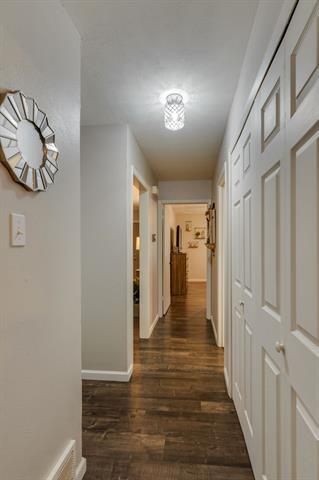 Building Photo - 720 Chisholm Trail