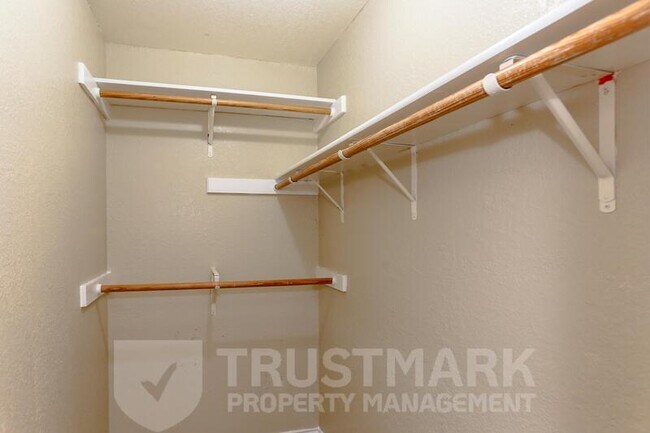 Building Photo - 4409 July Dr