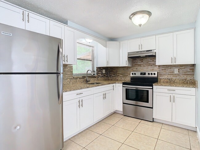 Building Photo - 1525 Swordbill Dr