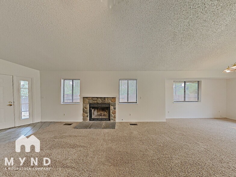 Building Photo - 5922 Shadow Park Dr