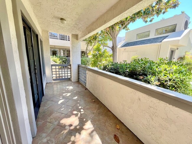 Building Photo - 2bd/2bth Apartment in Santee with In-Unit ...