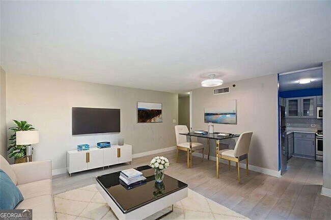 Building Photo - 620 Peachtree St NE