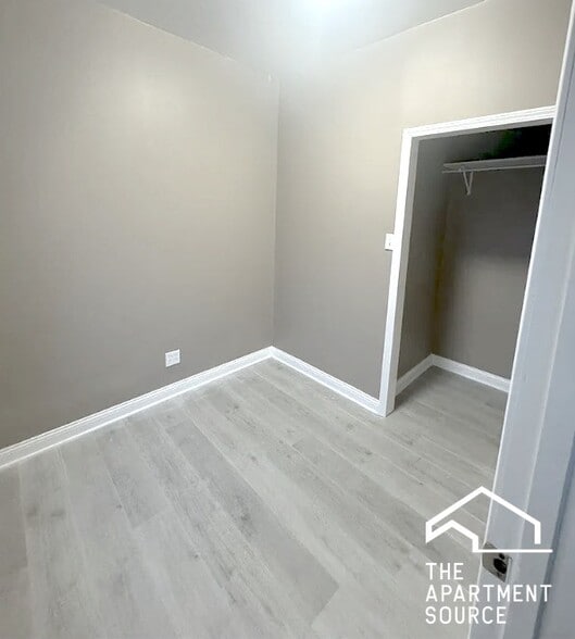 Building Photo - 8364 S Brandon Ave