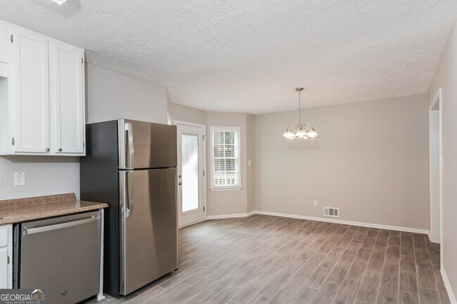 Building Photo - 46 Normas Way