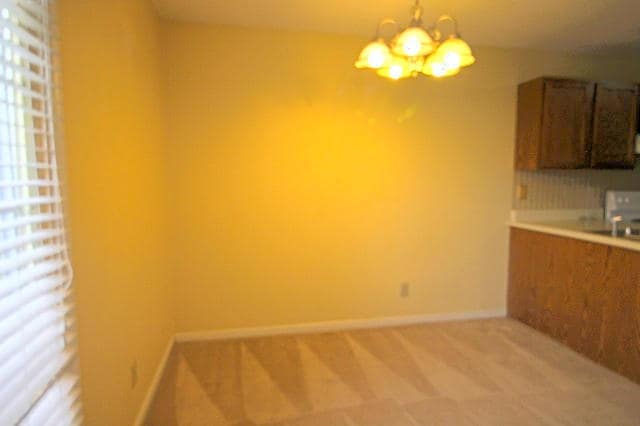 Building Photo - 2619 Camellia Dr