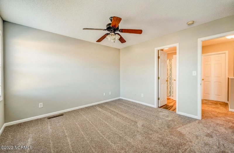 Building Photo - 2355 Vineyard Dr