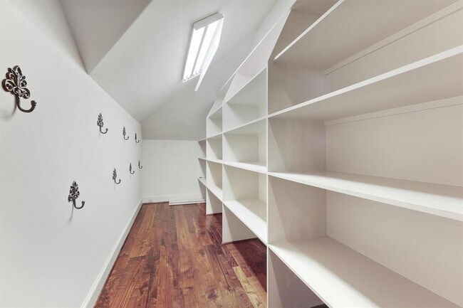 Building Photo - 12375 Tramonto Dr