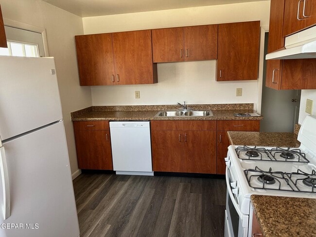 Building Photo - 4921 Mcgregor Dr