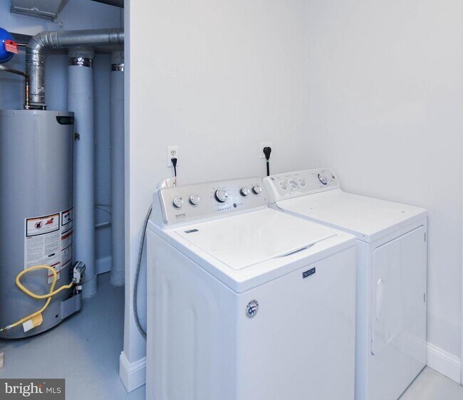 Building Photo - 1303 Port Echo Ln