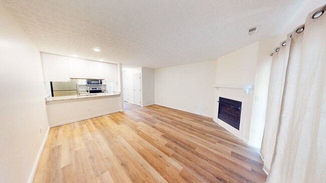 Building Photo - 4652 Shalers Dr
