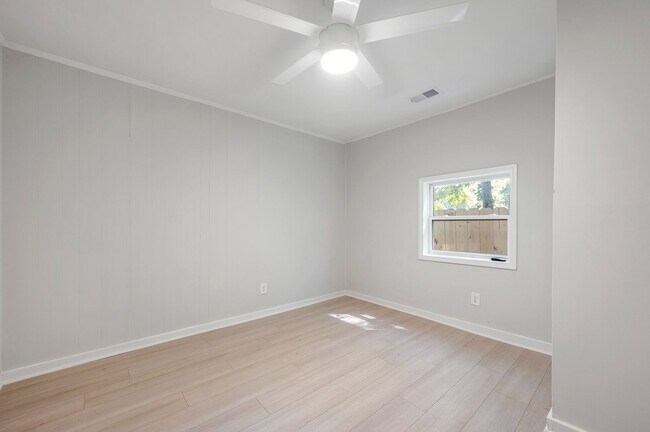 Building Photo - 4673 Hassell Ave
