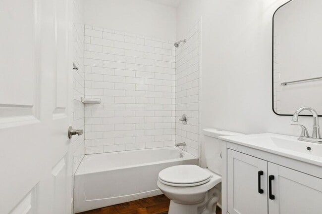 Building Photo - 2318 St Andrew St