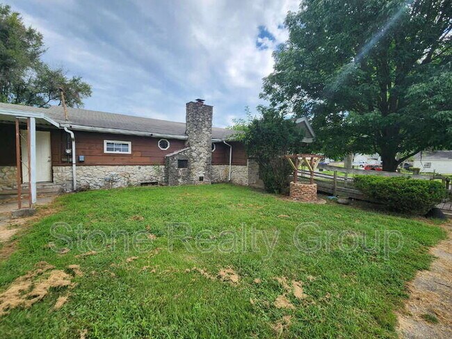 Building Photo - 1616 N 11th St