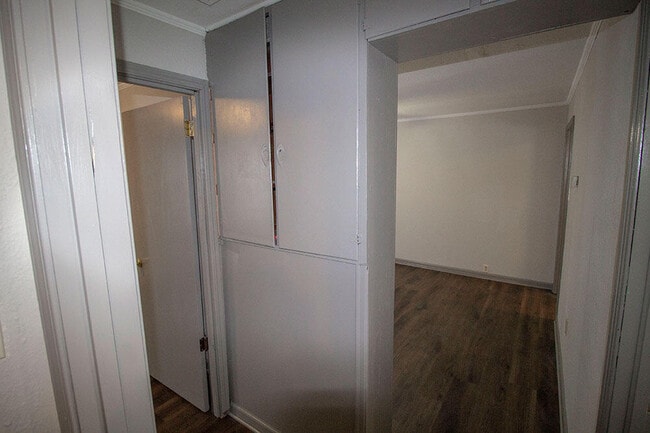 Building Photo - 210 Highview Ave