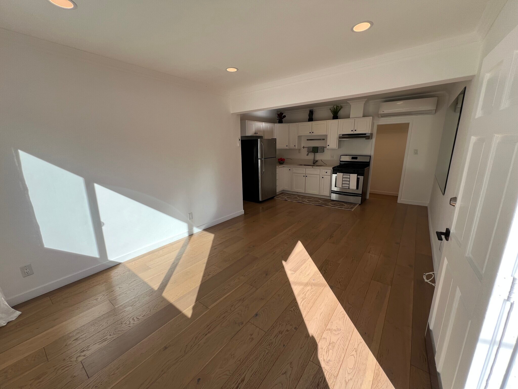 Open Living Area - 4014 Higuera St