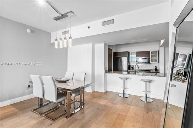 Building Photo - 951 Brickell Ave