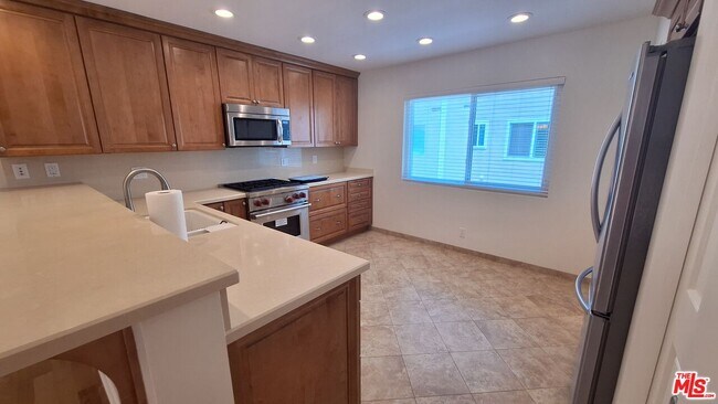 Building Photo - 13055 Mindanao Way