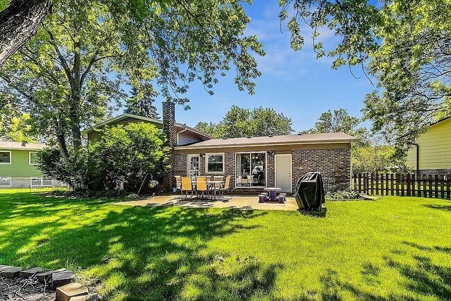 Building Photo - 318 W Hackberry Dr