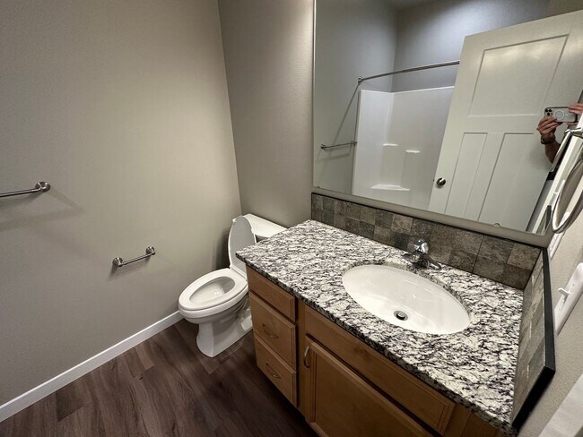 Building Photo - NEW 4 Bedroom / 4.5 Bath Townhome. A/C in every bedroom