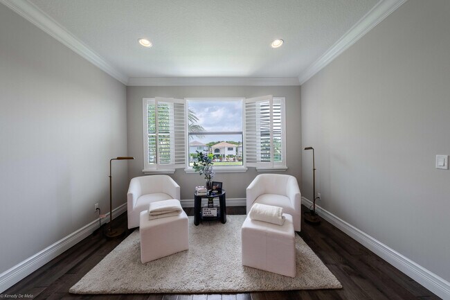 Building Photo - 9368 Eden Roc Ct