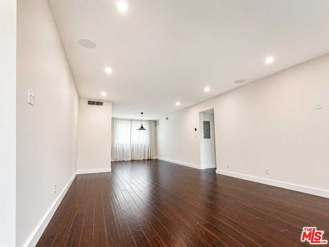 Building Photo - 1525 Hayworth Ave