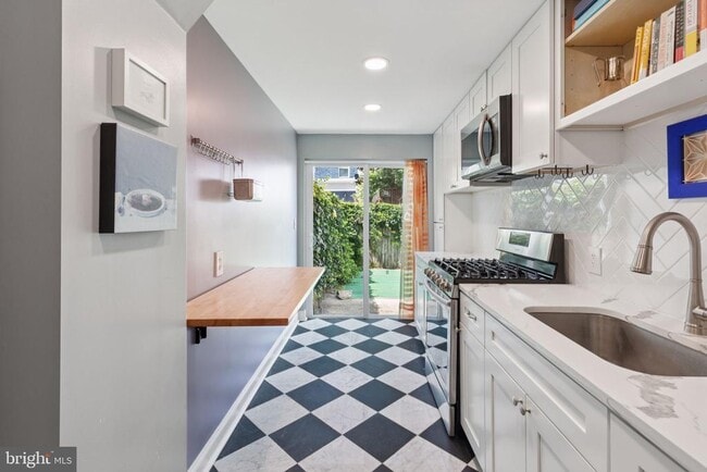 Building Photo - 1466 E Wilt St