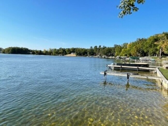 Building Photo - Lake Oakland Lakefront Home - 3 Bedroom 2 ...