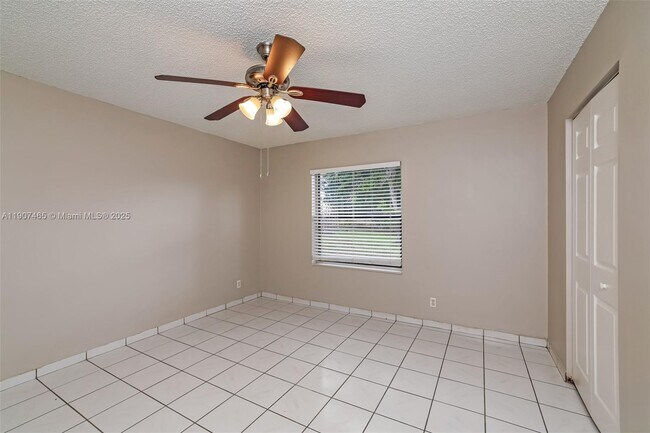 Building Photo - 5168 Edgecliff Ave