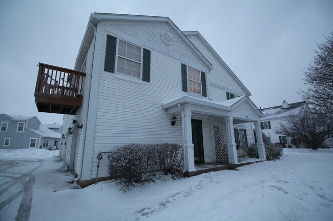 Building Photo - 698 Fieldcrest Dr