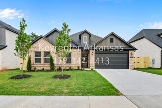 Building Photo - 4 Bed, 2 Bath Home