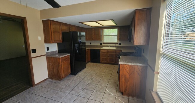 Building Photo - Charming Home in Broken Arrow School Distr...