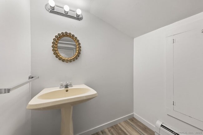 Building Photo - 120 Obtuse Hill Rd