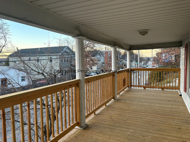 Building Photo - 687 Charles St