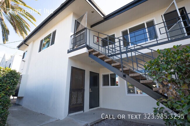 Building Photo - 825 W 167th St