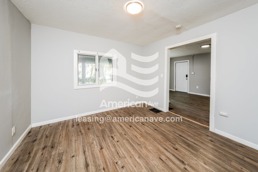 Building Photo - 306 W Matson Ave