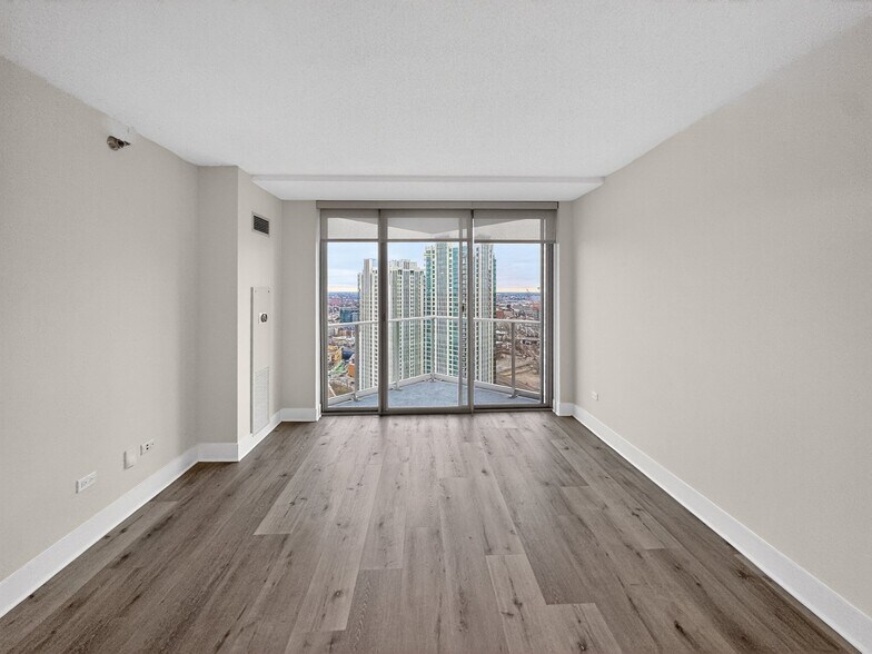Building Photo - 304 N Canal St
